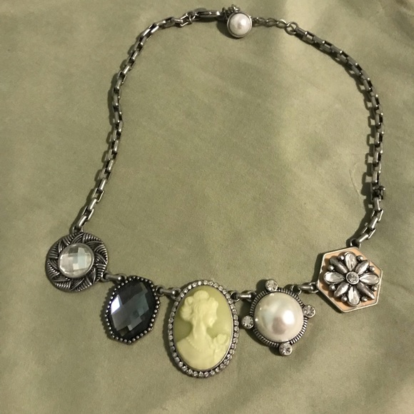 Lia Sophia Jewelry - Lia Sophia Cameo statement necklace Lia Sophia Jewelry - Lia Sophia Cameo statement necklace